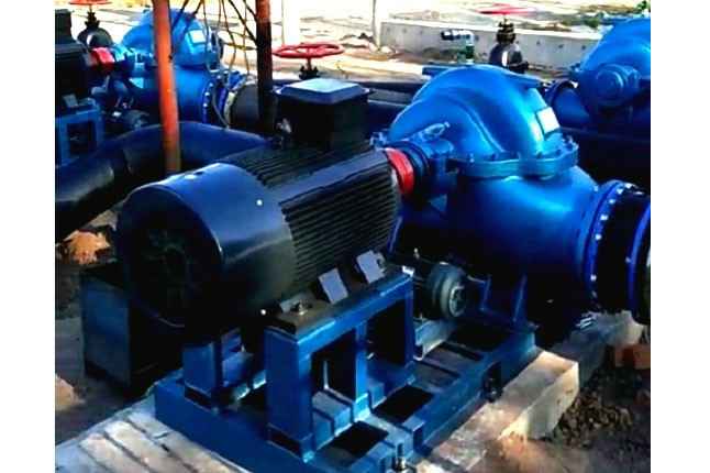 重庆昊霖科技艺术展览有限公司3台500mm口径双吸泵沈阳康平卧龙湖正在安装